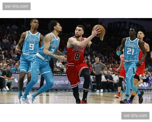 公牛主场八分力克火箭 拉文德罗赞合砍60分对攻大战